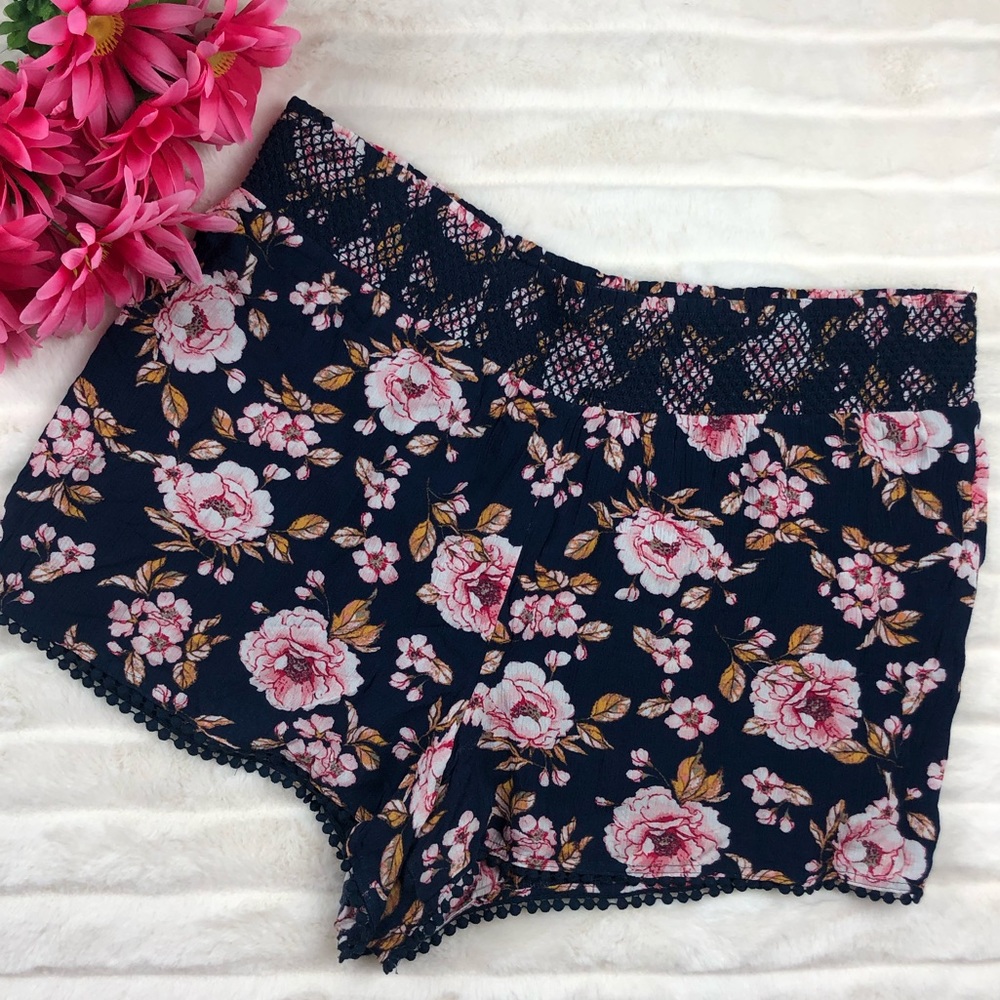 LC Lauren Conrad Rustic retreat shorts size XL